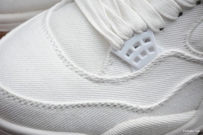 Jordan 'White' Levi's x 4 AO2571-100 Air 0715